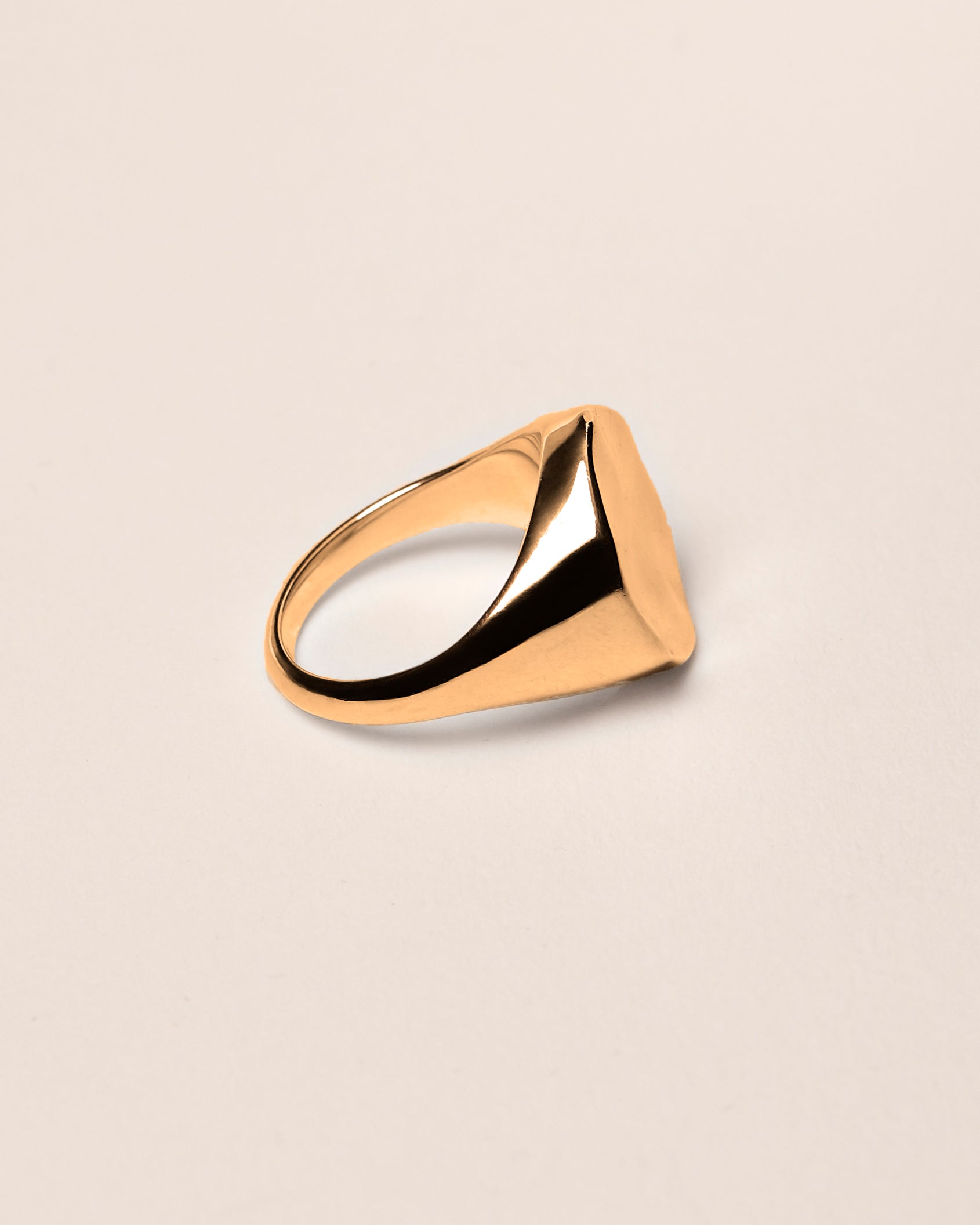Pinky Ring – Bruna Tenorio